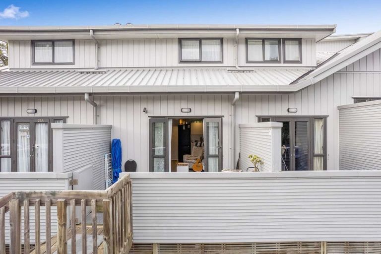 Photo of property in 22a/30 Westward Ho, Glen Eden, Auckland, 0602