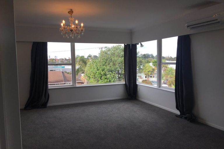 Photo of property in 3/6 East Coast Road, Milford, Auckland, 0620