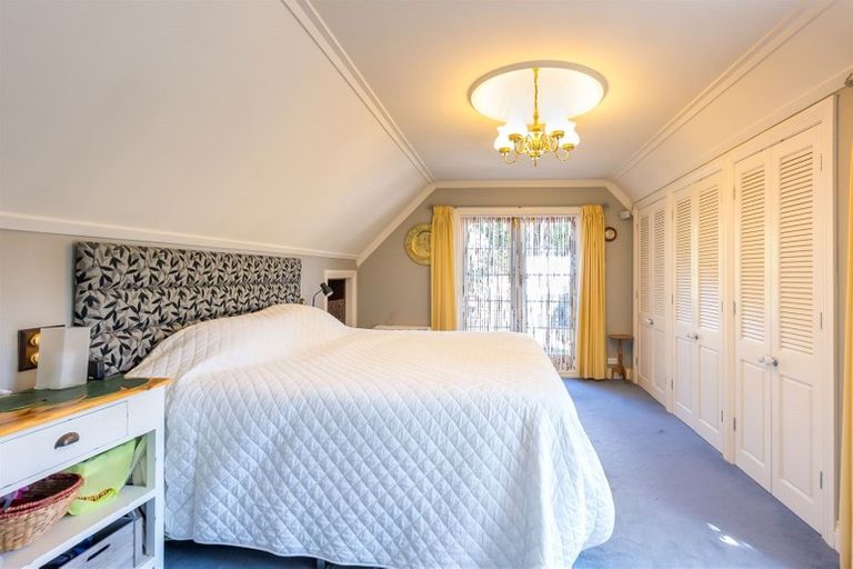 Photo of property in 69 Glenross Street, Glenross, Dunedin, 9011