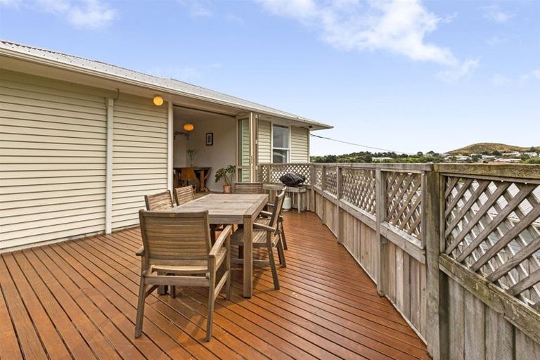 Photo of property in 42 Downes Street, Titahi Bay, Porirua, 5022