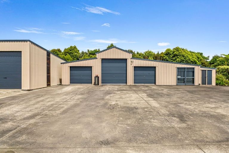 Photo of property in 98 Pitt Road, Hillsborough, New Plymouth, 4372