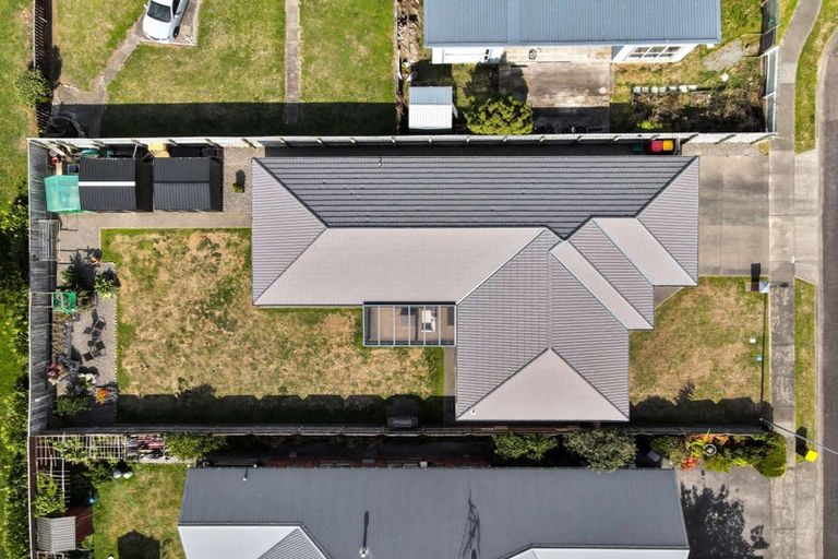 Photo of property in 4 Barry Curtis Place, Levin, 5510