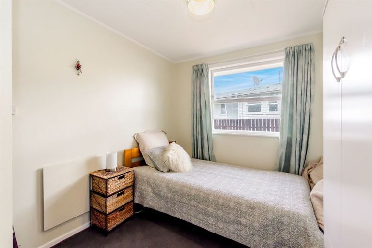 Photo of property in 43 Walton Road, Paraparaumu Beach, Paraparaumu, 5032