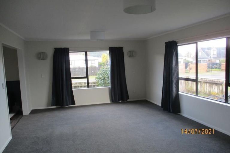 Photo of property in 24 Linwood Drive, Paraparaumu, 5032