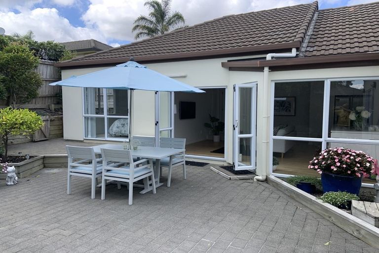 Photo of property in 14 Conacher Close, East Tamaki Heights, Auckland, 2016