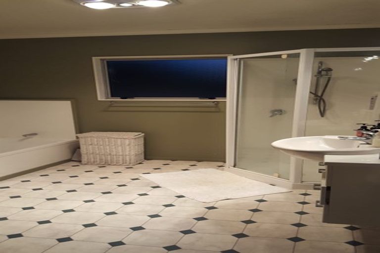 Photo of property in 73 Reading Street, Greytown, 5712