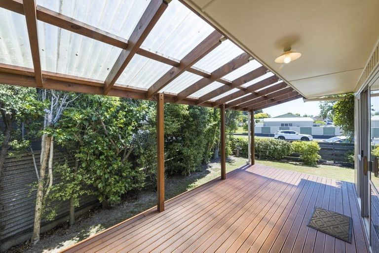 Photo of property in 129 Apollo Parade, Milson, Palmerston North, 4414