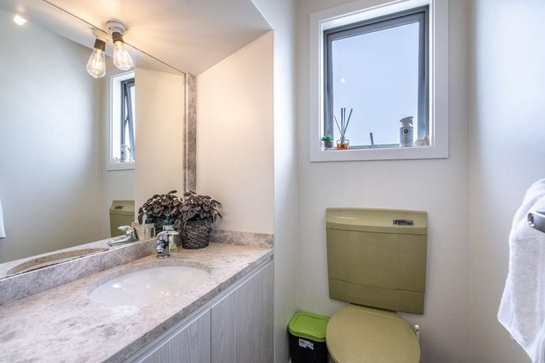 Photo of property in 82 Dalwharn Street, Wallacetown, 9816