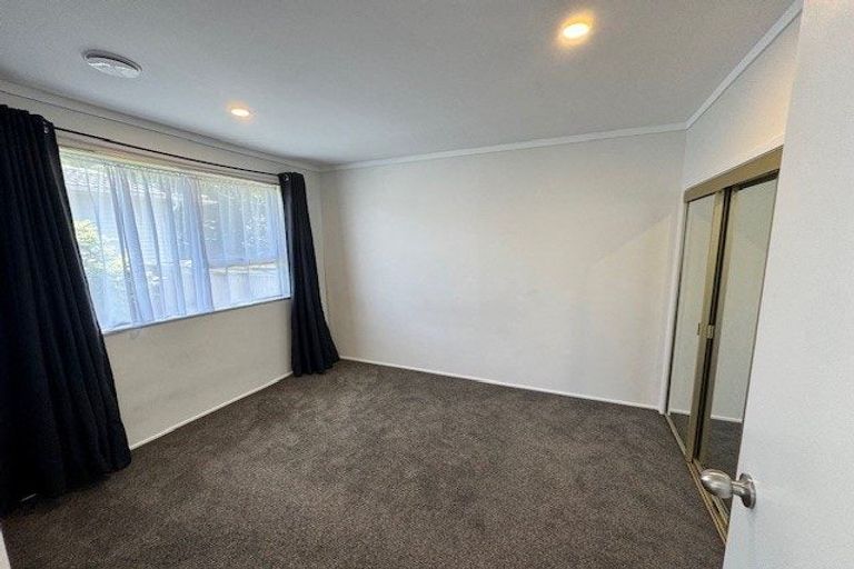 Photo of property in 35 Tabitha Crescent, Henderson, Auckland, 0612
