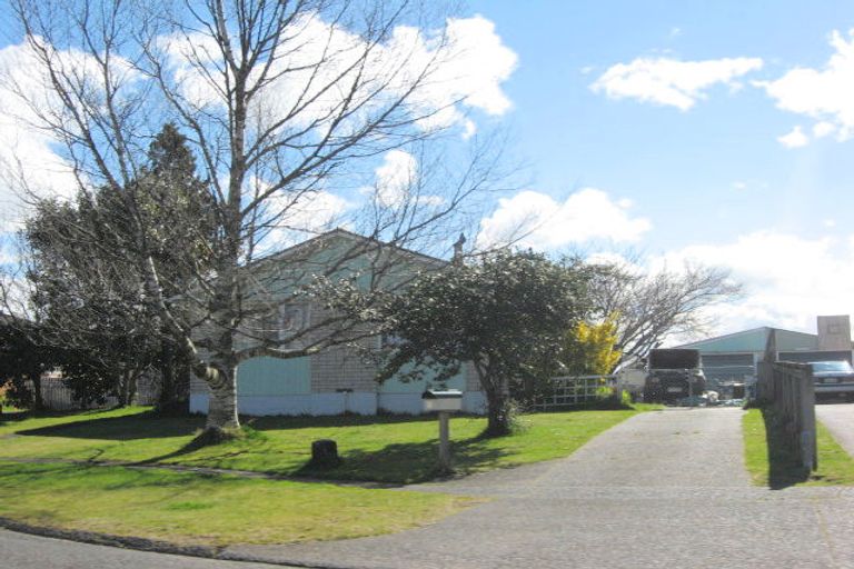 Photo of property in 12 Te Wharekaihua Grove, Turangi, 3334