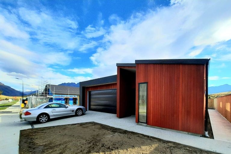 Photo of property in 84 Howden Drive, Jacks Point, 9371