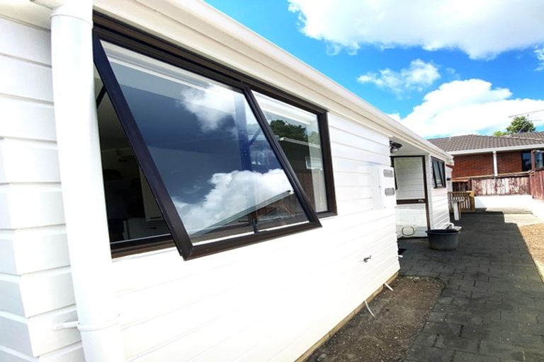 Photo of property in 1/15 Kurnell Drive, Botany Downs, Auckland, 2010