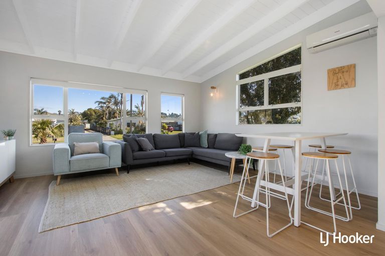 Photo of property in 4 Hereford Place, Waihi Beach, 3611