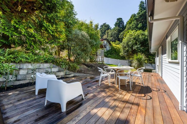 Photo of property in 14 Priestley Road, Bluff Hill, Napier, 4110