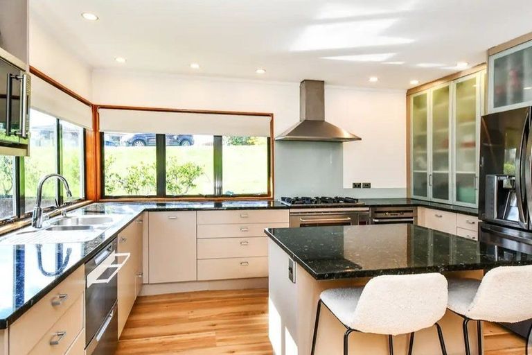 Photo of property in 90 Pah Road, Cockle Bay, Auckland, 2014