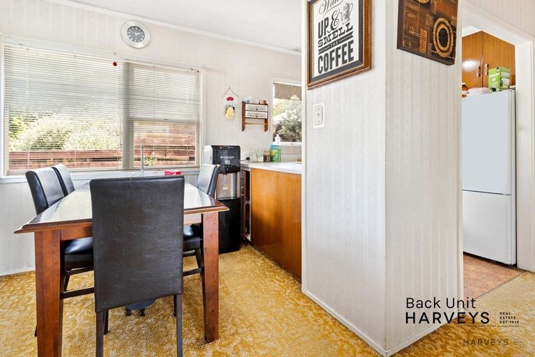 Photo of property in 102 Godley Road, Green Bay, Auckland, 0604