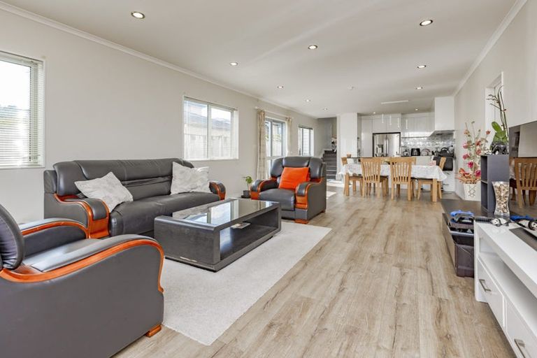 Photo of property in 3 Veneta Close, Flat Bush, Auckland, 2019