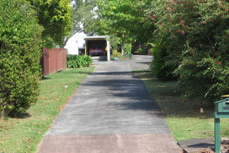 Photo of property in 36 Cliff View Drive, Green Bay, Auckland, 0604