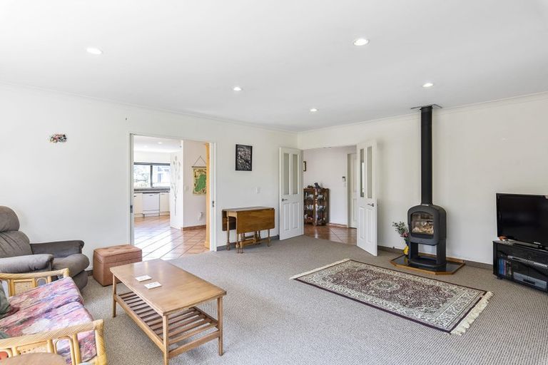 Photo of property in 10 Aburoc Place, Paraparaumu Beach, Paraparaumu, 5032