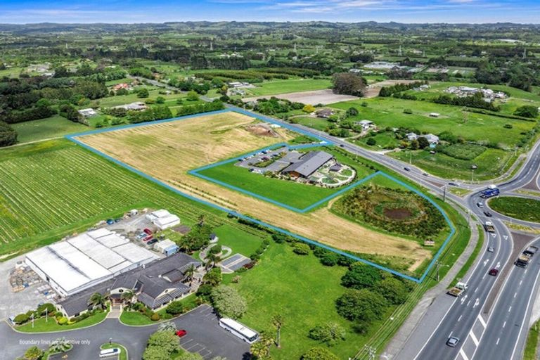 Photo of property in 449 Taupaki Road, Kumeu, 0892