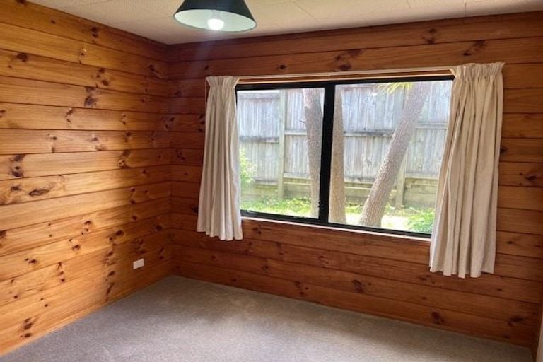 Photo of property in 1/48 Blakeborough Drive, Forrest Hill, Auckland, 0620