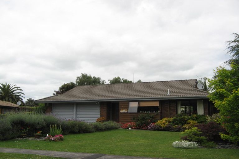 Photo of property in 33 Evanda Crescent, Conifer Grove, Takanini, 2112