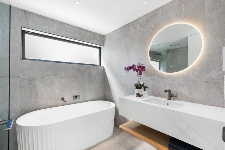 Photo of property in 146a Straven Road, Fendalton, Christchurch, 8014