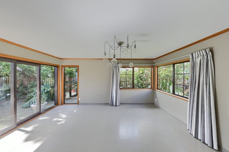 Photo of property in 2/17 Copeland Street, Hutt Central, Lower Hutt, 5011