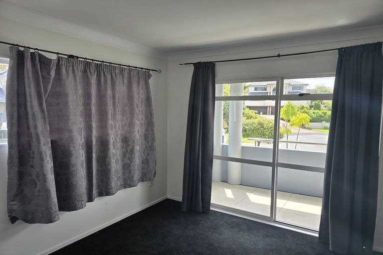 Photo of property in 18 Belleaire Court, West Harbour, Auckland, 0618