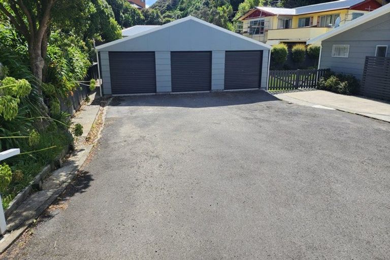 Photo of property in 2/80 Airlie Road, Plimmerton, Porirua, 5026
