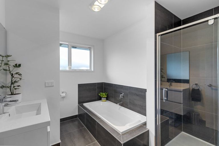 Photo of property in 18 Millbrae Place, Pokeno, 2402