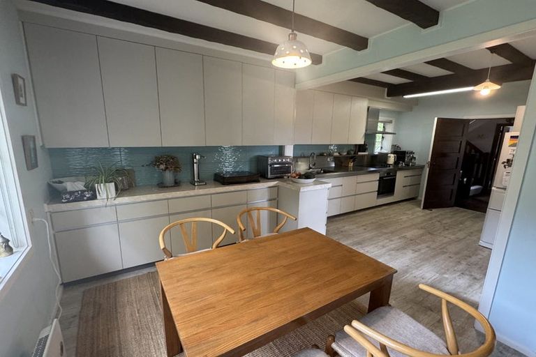 Photo of property in 2 Homewood Crescent, Karori, Wellington, 6012