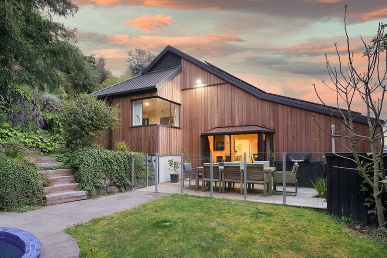 Photo of property in 2 Cannon Hill Crescent, Mount Pleasant, Christchurch, 8081