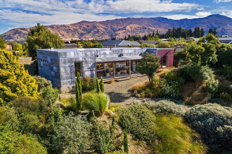 Photo of property in 112 Mount Iron Drive, Wanaka, 9305