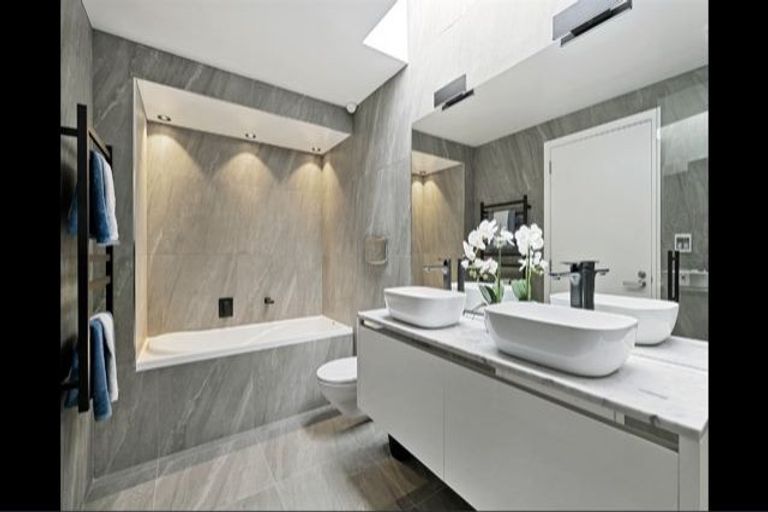 Photo of property in 8 Saint Barnabas Lane, Fendalton, Christchurch, 8052