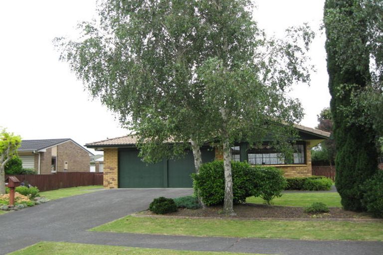 Photo of property in 35 Evanda Crescent, Conifer Grove, Takanini, 2112