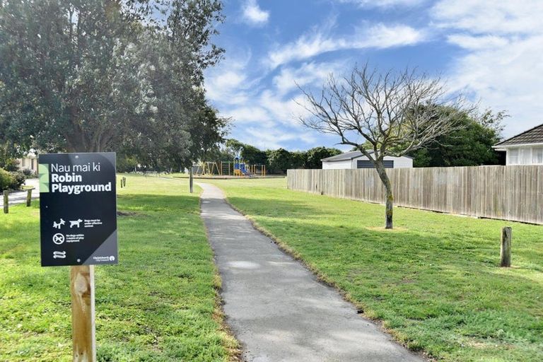 Photo of property in 7 Casa Blanca Lane, Burwood, Christchurch, 8083