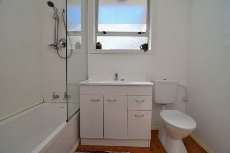 Photo of property in 27 Diamond Street, Carterton, 5713