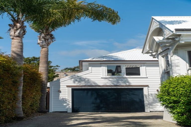 Photo of property in 17 Tainui Road, Devonport, Auckland, 0624