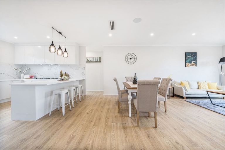 Photo of property in 42b Donegal Park Drive, Flat Bush, Auckland, 2019