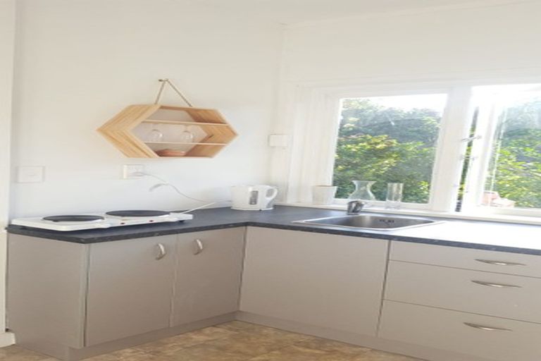 Photo of property in 34 Moana Road, Kelburn, Wellington, 6012