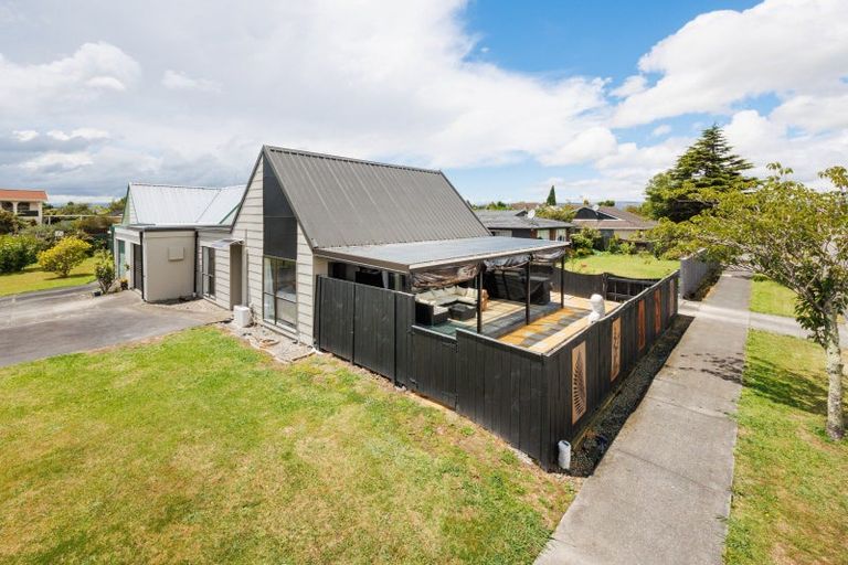 Photo of property in 9 Denver Place, Milson, Palmerston North, 4414