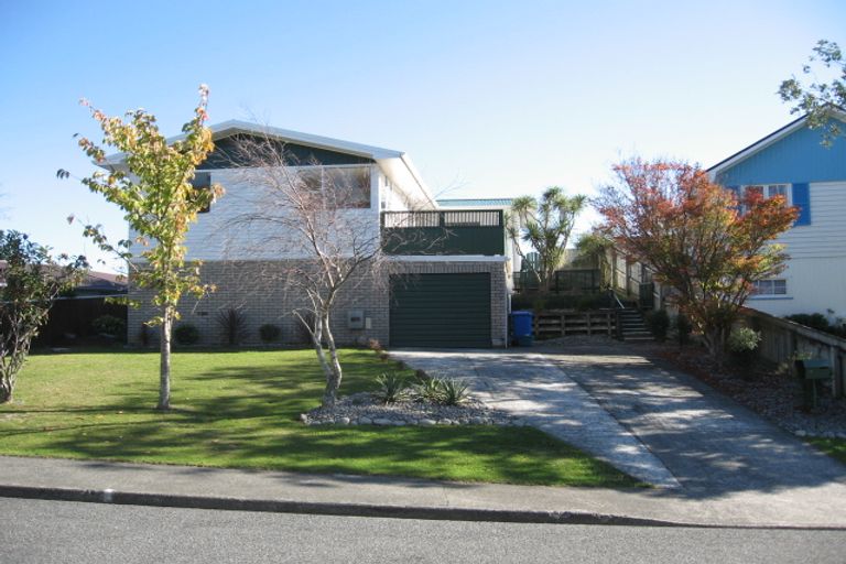 Photo of property in 18 Robson Street, Stokes Valley, Lower Hutt, 5019