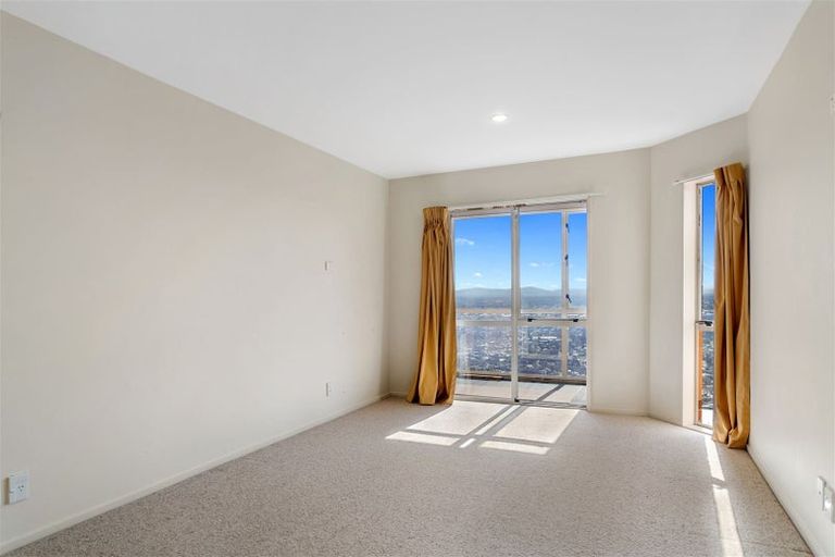 Photo of property in 5 Harry Ell Drive, Cashmere, Christchurch, 8022