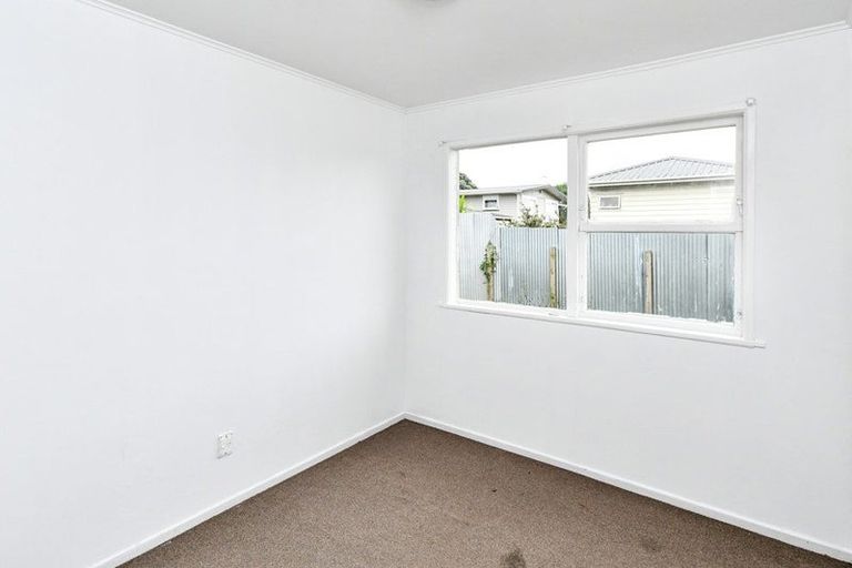 Photo of property in 15 Gainsborough Street, Manurewa, Auckland, 2102