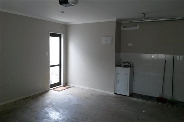 Photo of property in 77e Sturges Road, Henderson, Auckland, 0612