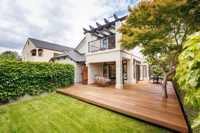 Photo of property in 17a Lincoln Terrace, Hokowhitu, Palmerston North, 4410