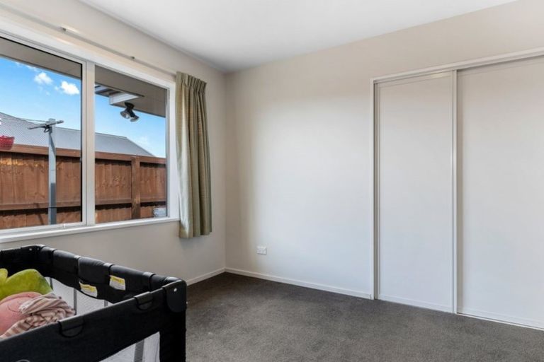 Photo of property in 12 Wattle Lane, Rangiora, 7400