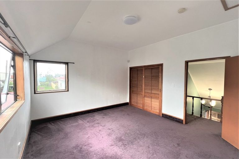 Photo of property in 2/33 West Coast Road, Glen Eden, Auckland, 0602