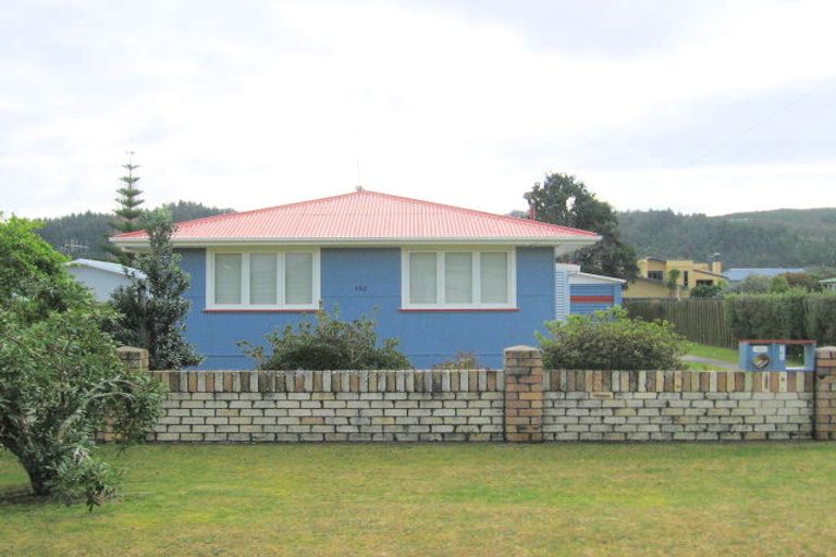 Photo of property in 102 Riverview Road, Whangamata, 3620